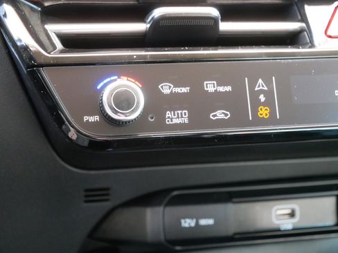 Certified 2023 Kia Niro LX image 33