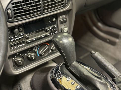 Used 2002 Chrysler Prowler image 15