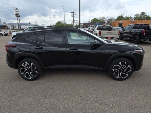 New 2026 Chevrolet Trax RS w/ Driver Confidence Package image 9