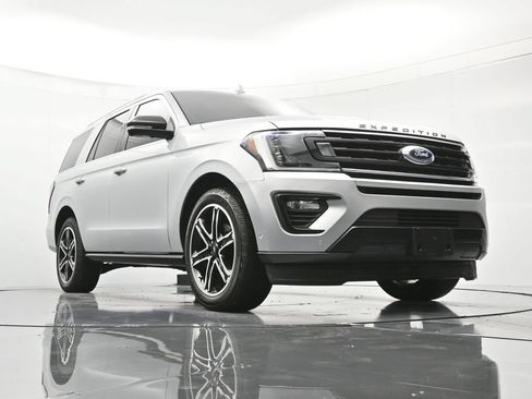 Used 2019 Ford Expedition Limited w/ Equipment Group 303A RWD image 40