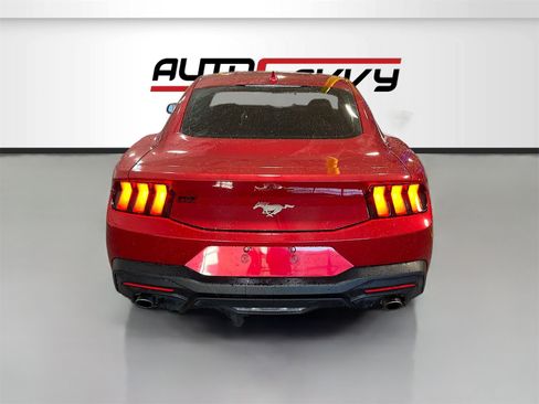 Used 2024 Ford Mustang EcoBoost image 6