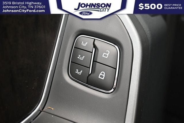 New 2026 Ford F250 Lariat w/ Tremor Off-Road Package AWD/4WD image 20