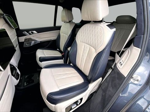 Used 2019 BMW X7 xDrive50i w/ Dynamic Handling Package AWD/4WD image 21