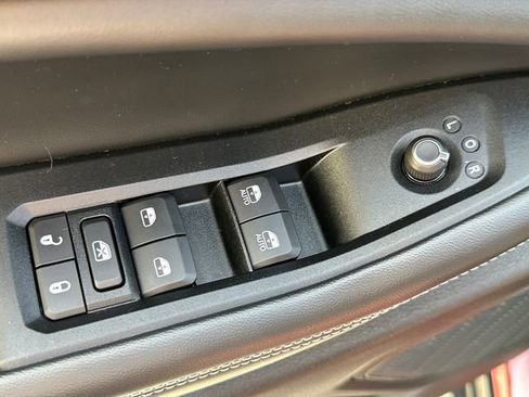 Used 2023 Jeep Grand Cherokee L Laredo image 24