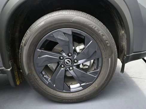 Used 2026 Nissan Rogue SV w/ Cold Weather Package FWD image 6