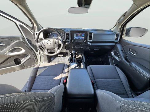 Used 2022 Nissan Frontier SV image 13