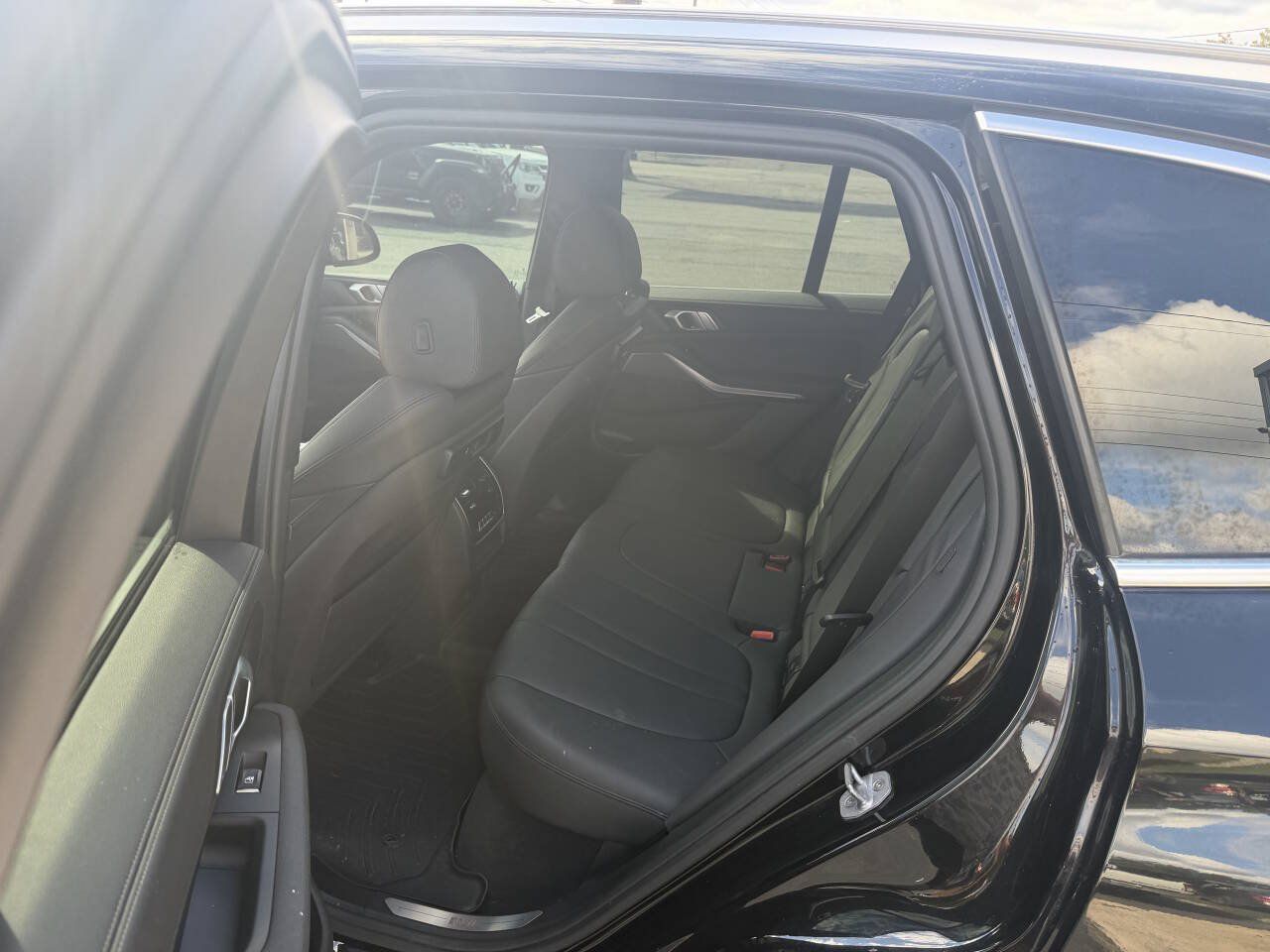 Used 2019 BMW X5 xDrive40i w/ Premium Package 2 AWD/4WD image 15
