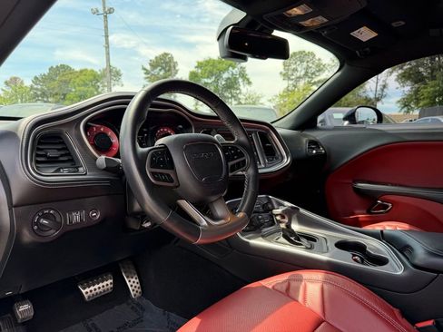 Used 2021 Dodge Challenger SRT Hellcat Redeye image 9
