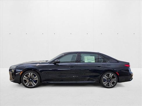 New 2025 BMW 760i xDrive w/ Executive Package image 5