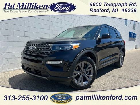 Certified 2024 Ford Explorer XLT w/ Equipment Group 202A AWD/4WD image 1
