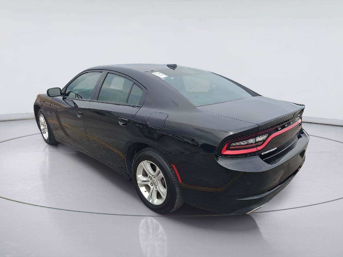 Used 2023 Dodge Charger SXT RWD image 2