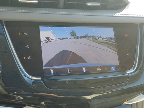 Used 2025 Cadillac XT6 Premium Luxury w/ Technology Package AWD/4WD image 29