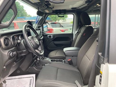 Used 2022 Jeep Wrangler Sport AWD/4WD image 3