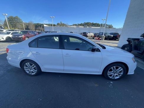 Used 2015 Volkswagen Jetta S image 11