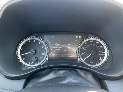 Used 2023 Toyota Highlander LE image 38