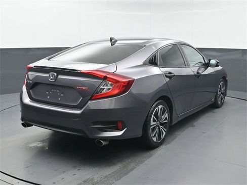 Used 2018 Honda Civic EX-T image 5