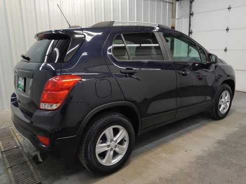 Used 2022 Chevrolet Trax LT w/ LT Convenience Package AWD/4WD image 10