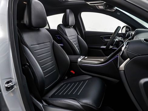 Certified 2025 Mercedes-Benz GLC 300 4MATIC image 8
