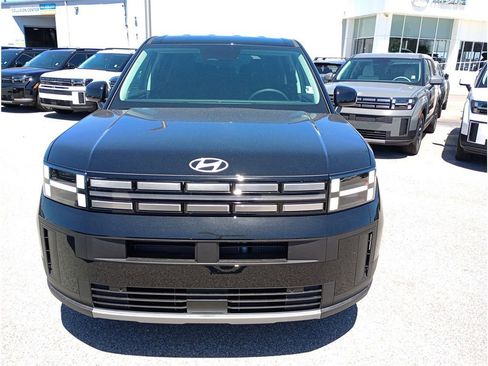 Used 2024 Hyundai Santa Fe SE image 2