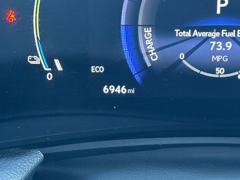 Used 2025 Lexus NX 450h+ F Sport image 34