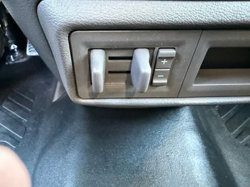 New 2025 Ford Transit 250 148 Medium Roof image 11