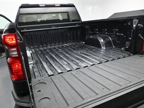 Used 2022 Chevrolet Silverado 1500 LT AWD/4WD image 16