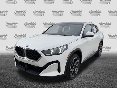 Certified 2025 BMW X2 xDrive28i image 5