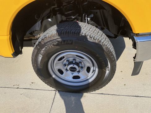 Used 2025 Ford F250 XL w/ 360-Degree Camera Package image 2