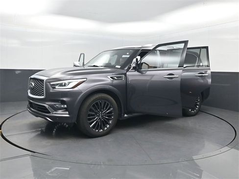 Used 2022 INFINITI QX80 Sensory w/ All-Season Package image 42