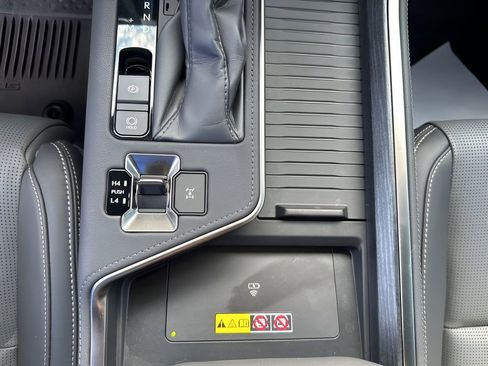 Used 2024 Lexus GX 550 550 Luxury w/ Accessory Package (Z1) image 34