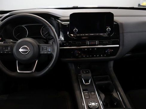 Certified 2025 Nissan Pathfinder SV w/ SV Premium Package image 12