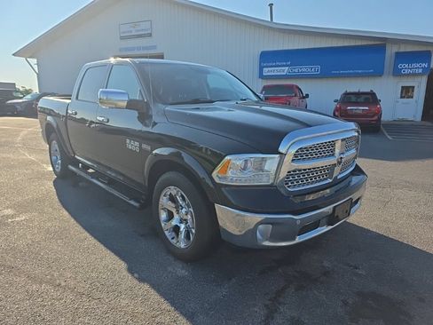 Used 2017 RAM 1500 Laramie w/ Convenience Group AWD/4WD image 7