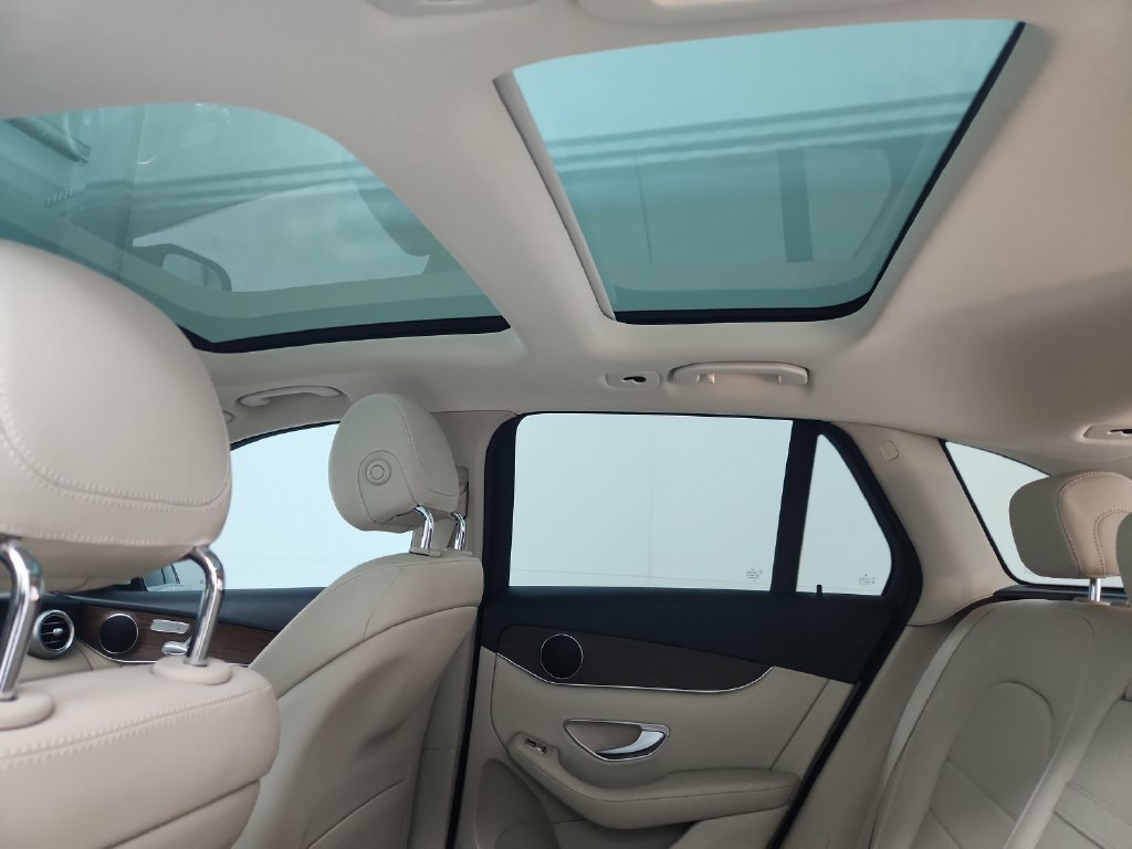 Used 2022 Mercedes-Benz GLC 300 4MATIC image 31