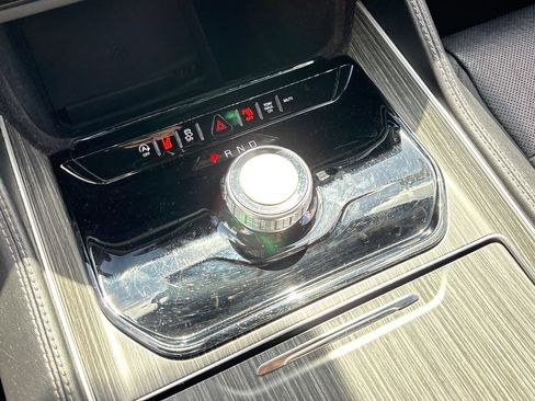 Used 2024 Jeep Wagoneer Series II w/ Flexible Seating Group RWD image 27