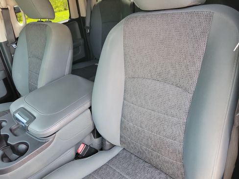 Used 2018 RAM 1500 Big Horn RWD image 6