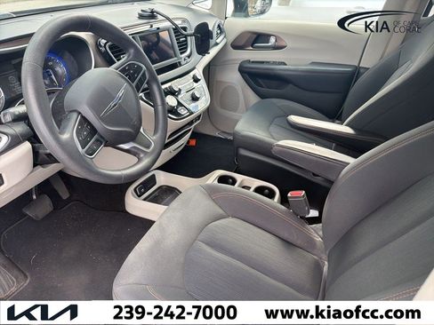 Used 2019 Chrysler Pacifica LX w/ Tire & Wheel Group image 2