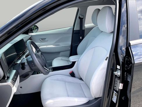 Used 2025 Hyundai Kona SEL FWD image 8