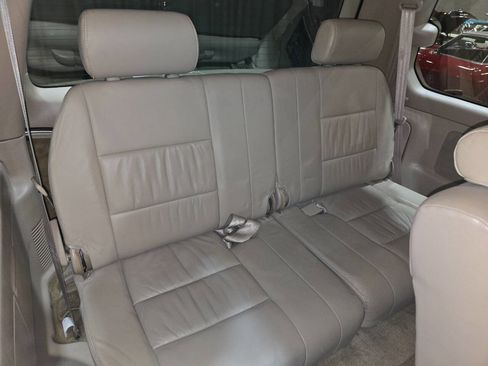 Used 2002 Toyota Land Cruiser image 10