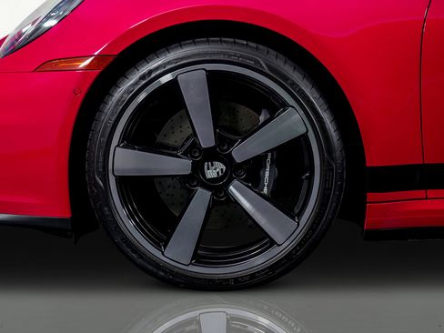 Used 2025 Porsche 911 Carrera image 10