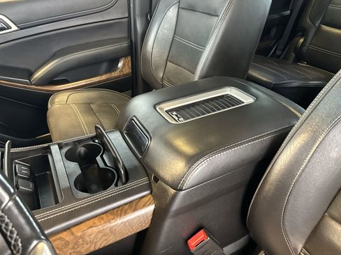 Used 2019 GMC Yukon Denali w/ Denali Ultimate Package AWD/4WD image 20