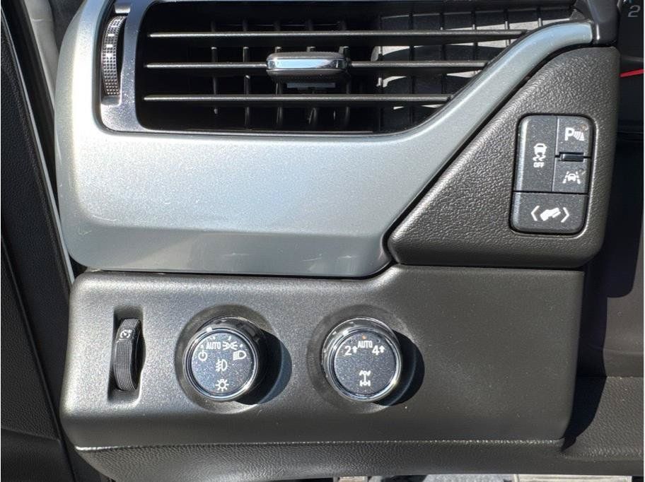 Used 2019 Chevrolet Suburban LT AWD/4WD image 41