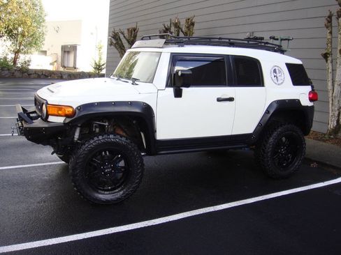 Used 2011 Toyota FJ Cruiser 4WD image 2