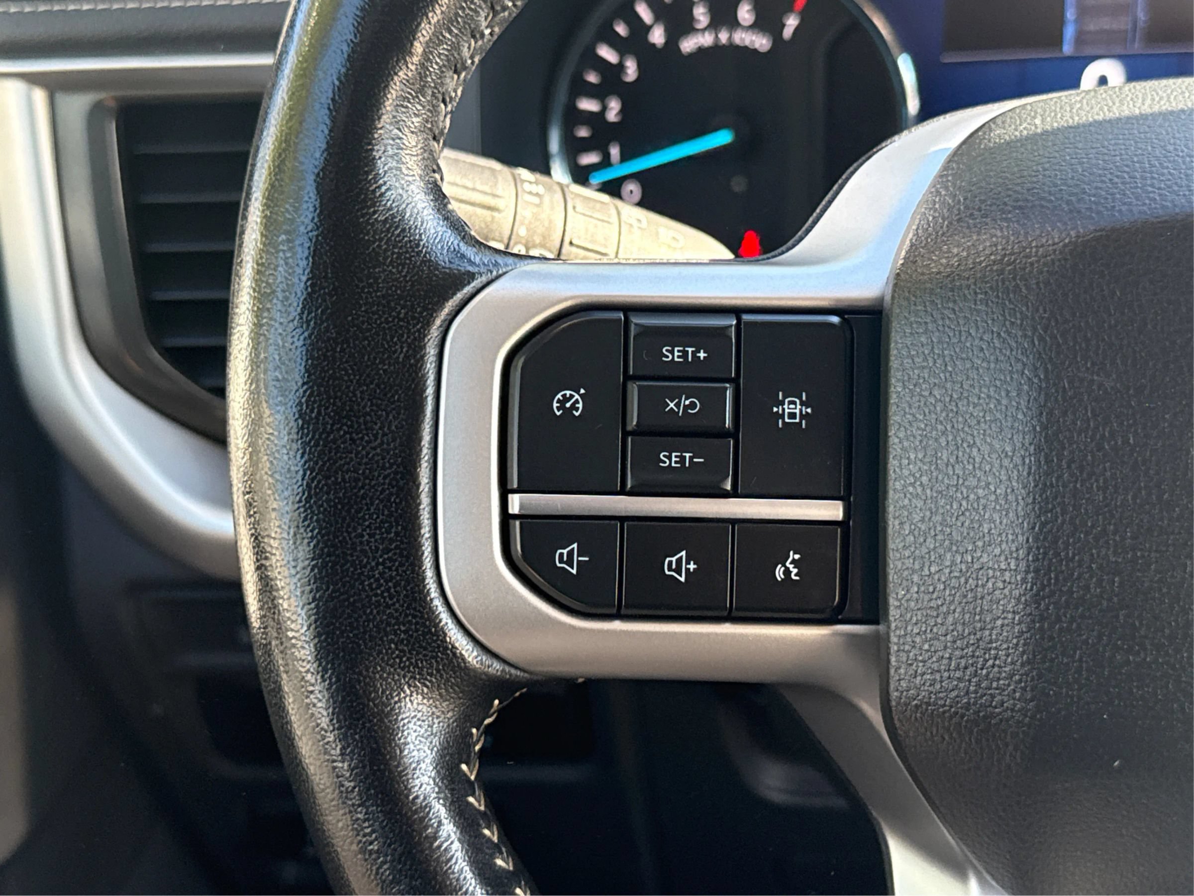 Used 2024 Ford Expedition Max XLT AWD/4WD image 35