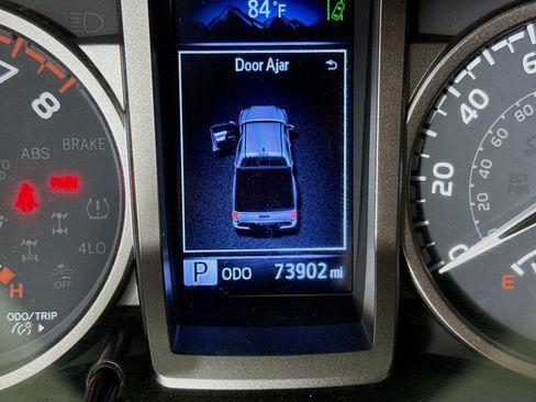 Used 2020 Toyota Tacoma SR5 RWD image 16