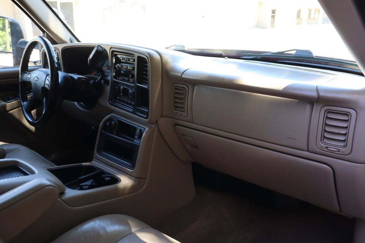 Used 2006 Chevrolet Silverado 2500 LT w/ Onstar Plus Package AWD/4WD image 16