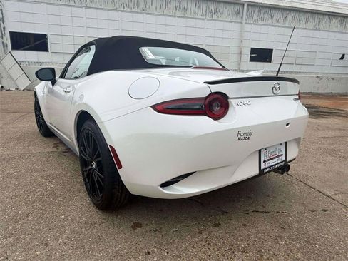 New 2025 MAZDA MX-5 Miata Club RWD image 5