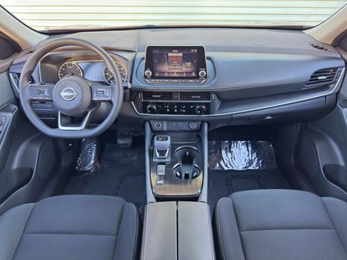 Used 2023 Nissan Rogue S FWD image 11