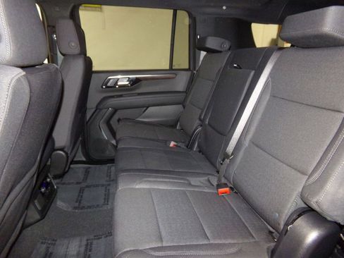 New 2025 Chevrolet Suburban LS image 12