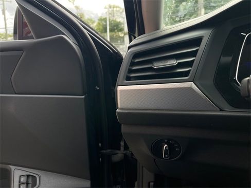 Used 2024 Volkswagen Jetta S image 17