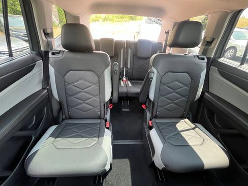 Certified 2026 Volkswagen Atlas Peak Edition AWD/4WD image 27